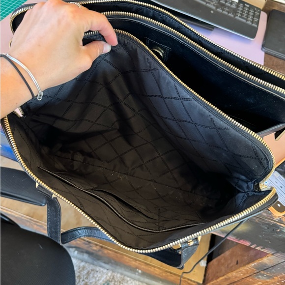 Michael Kors Large Work Purse - Picture 3 of 6